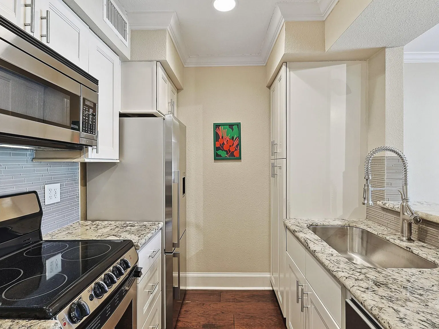 1 bed, 1.0 bath, 646 sqft, $1,600 — Photo 3