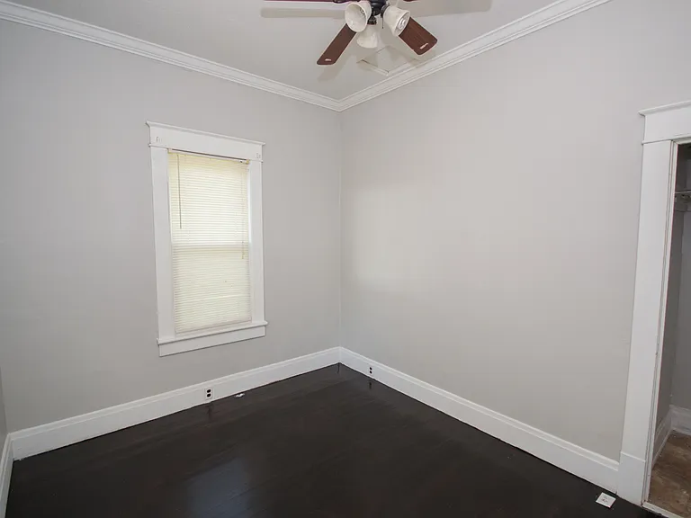 410 S Houston St — Photo 15
