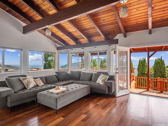 3rd image of 1105 Kaluanui Rd