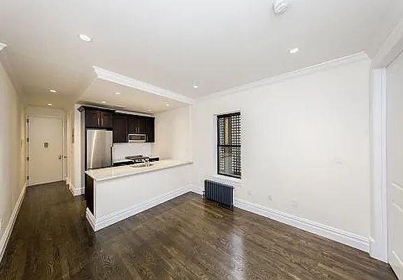 3rd image of 42 Sidney Pl APT 11