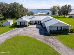 730 N Park St, Crescent City, FL 32112