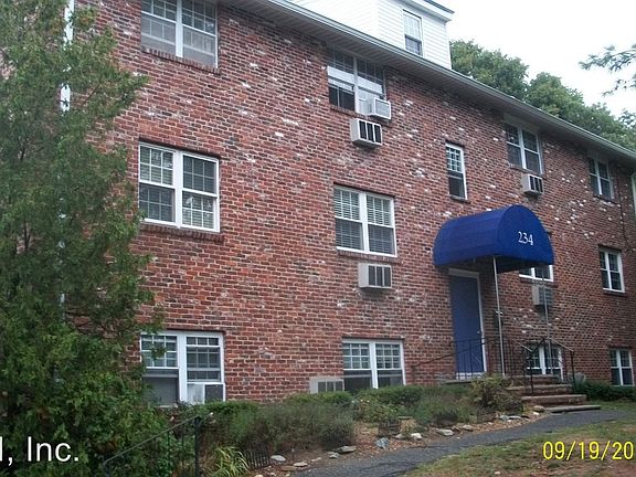 2nd image of 234 Low St APT 15