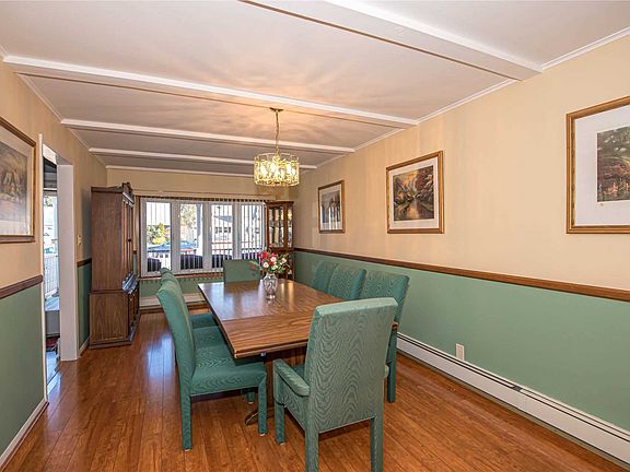 4th image of 40 Bayberry Ln