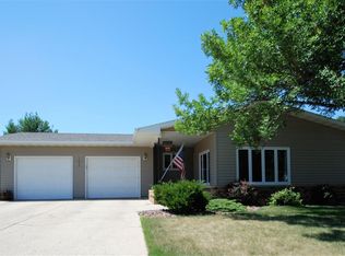 1608 10th St SW, Minot, ND 58701