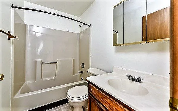 2 bed, 1.5 bath, $1,295 — Photo 3