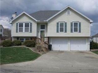 1007 Sam G Hiner Dr, Cameron, MO 64429