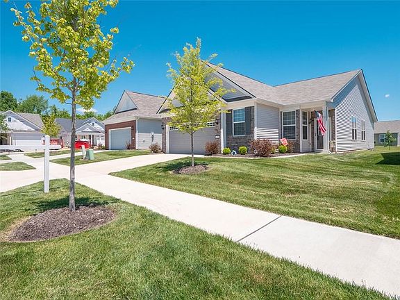 2nd image of 4733 Lilac Dr