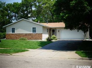 3221 Wellington Dr E, Eau Claire, WI 54703