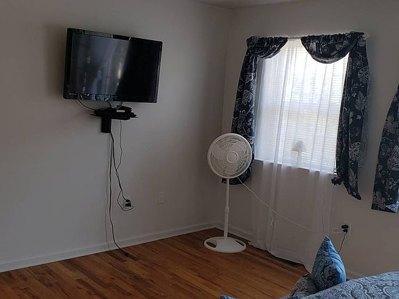 4th image of 414 Heritage Ln
