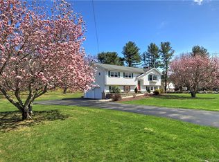 3 Wigwam Dr, Shelton, CT 06484