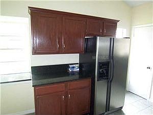 4th image of 305 Buttonwood Dr