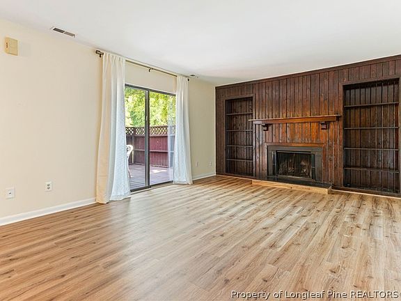 3rd image of 165 Springberry Ln #165