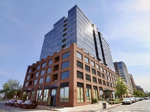 1425 Hudson Street image 1 of 20