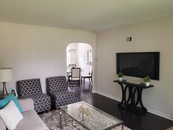 4th image of 3005 N 79th Ave