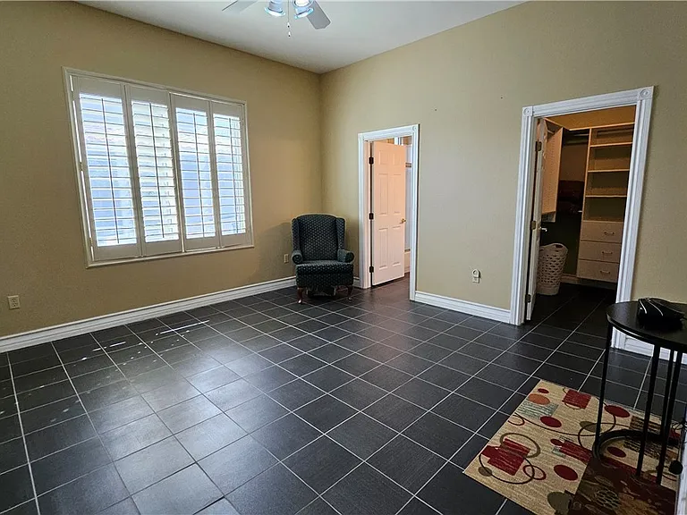 2101 Grand Island Ct — Photo 43