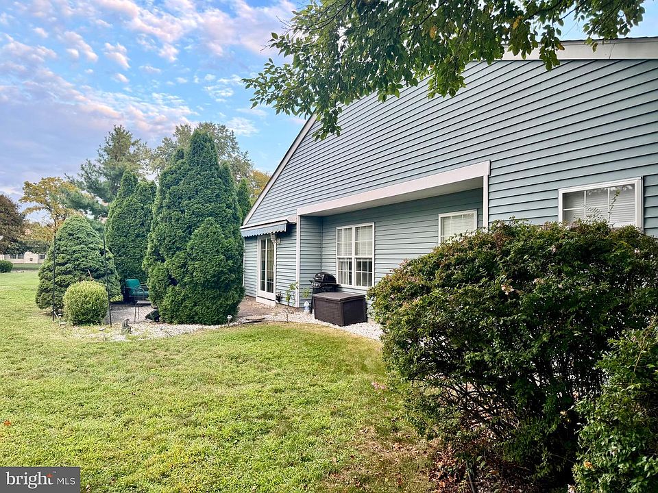 2nd image of 506 Violet Ct