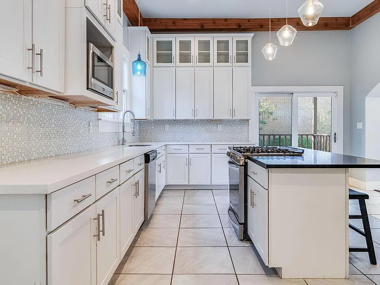 510 Garfield St — Photo 13