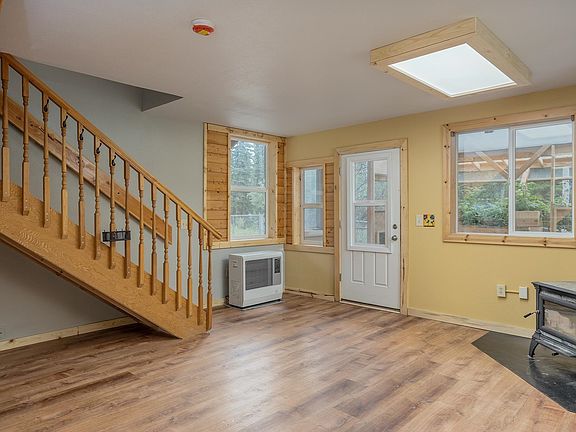 5th image of 295 Beberg Ct