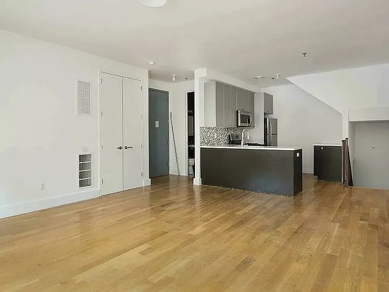 94 Meserole St #1A — Photo 1