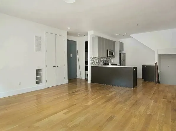 94 Meserole Street image 1 of 11
