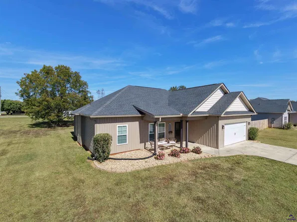 108 Summit Dr, Byron, GA 31008