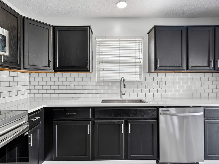 9166 Windy Creek Dr — Photo 10