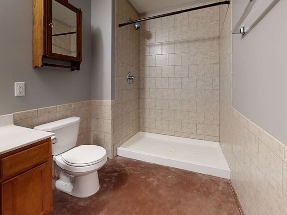 5th image of 1015 7th St SE APT 1