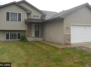 725 Brook Cir W, Montrose, MN 55363