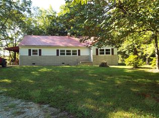 182 Bull Pen Rd, Simpson, IL 62985