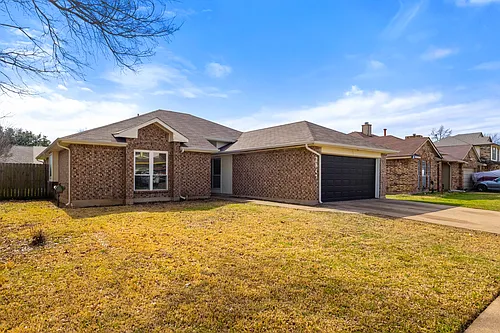 2847 Red Oak Dr Photo 1