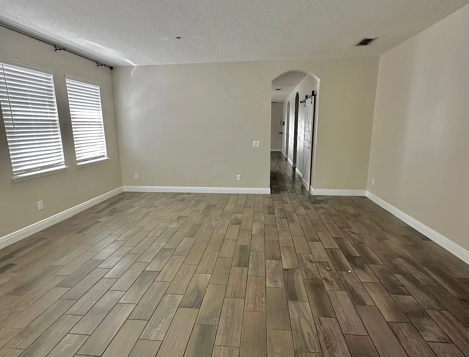 3 bed, 1899 sqft, $2,800 — Photo 3