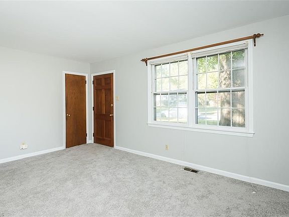5th image of 307 Guerrant St