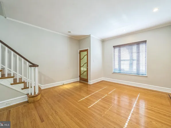 2426 S Chadwick St, Philadelphia, PA 19145