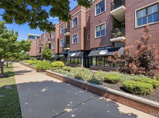 6451 Clayton Rd APT 208, Saint Louis, MO 63117