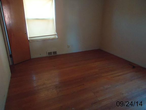 4th image of 15250 Fairmount Dr