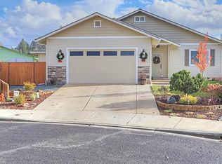 919 SW Princeton Pl, Grants Pass, OR 97527