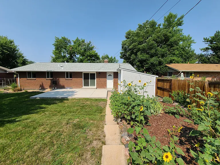 1374 S Niagara St — Photo 21