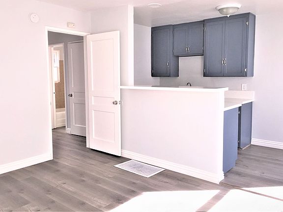 4th image of 1934 Pine Ave APT 1