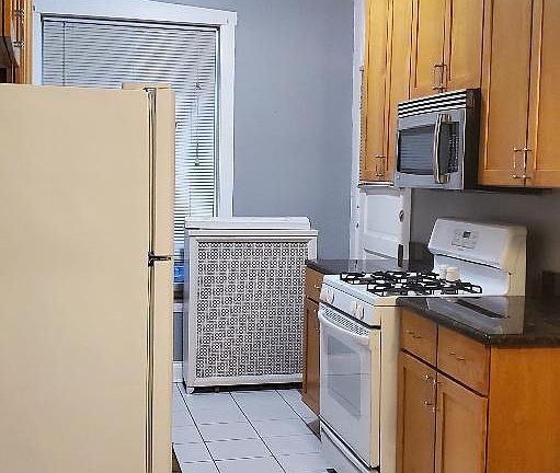 2nd image of 5415 S Dorchester Ave