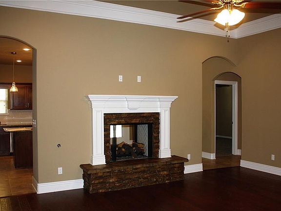 5th image of 1361 Westwood Cir