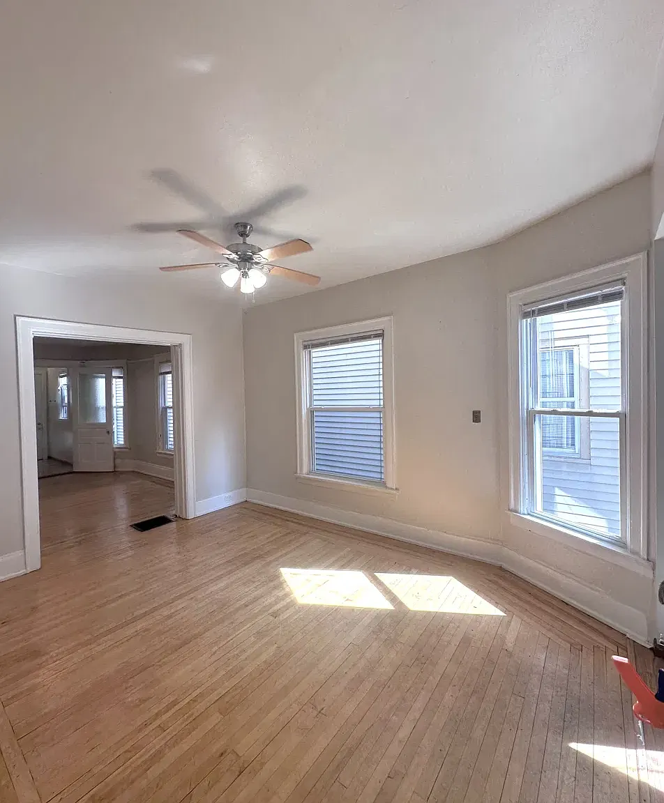 4 bed, 1800 sqft, $1,950 — Photo 4