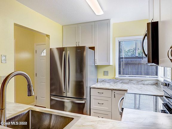 5th image of 3451 S Washington Ave #3451