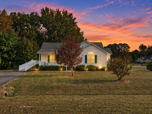 102 Campen Ct, Clayton, NC 27527