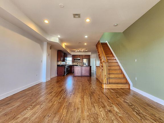 3rd image of 33 Summit Ave #2
