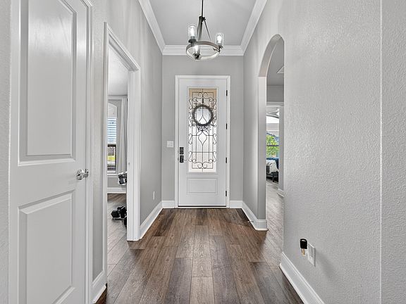 3rd image of 8603 Kirby Ave