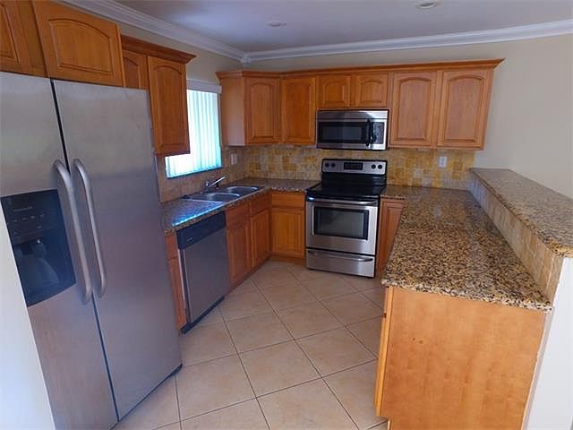 1st image of 5036 SW 40th Ave