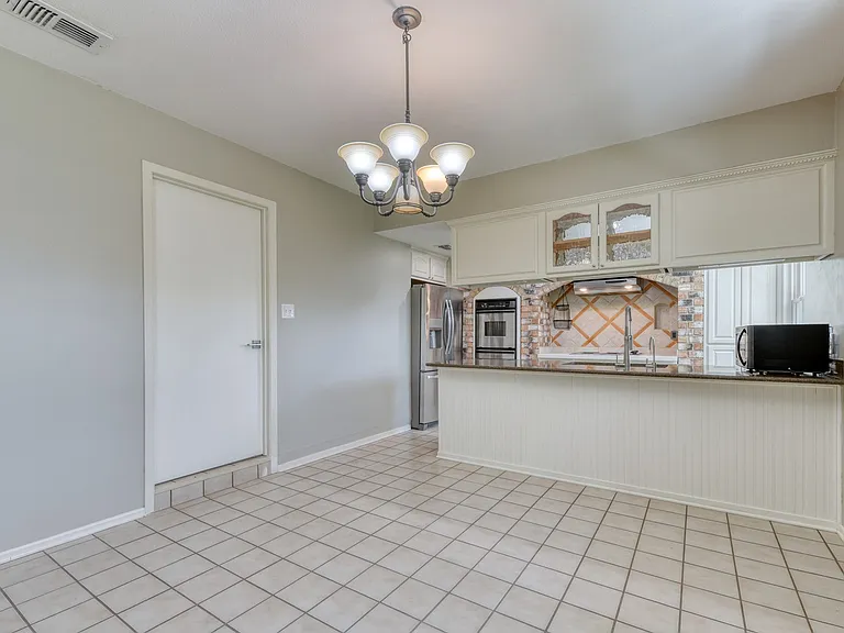 3322 Castledale Dr — Photo 5