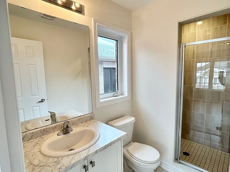 939 Crowsnest Holw — Photo 13