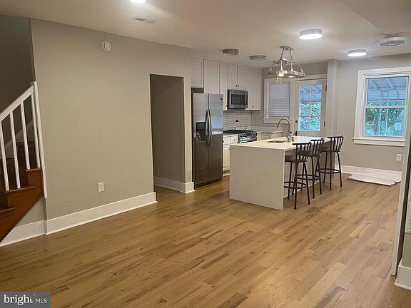 3rd image of 714 Rappolla St