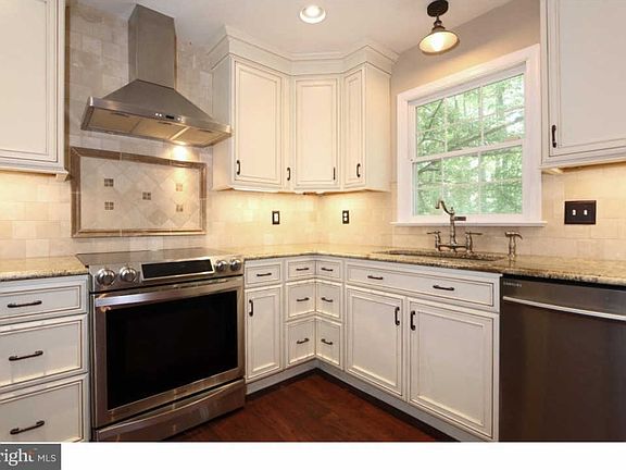 5th image of 65 Oakland Dr